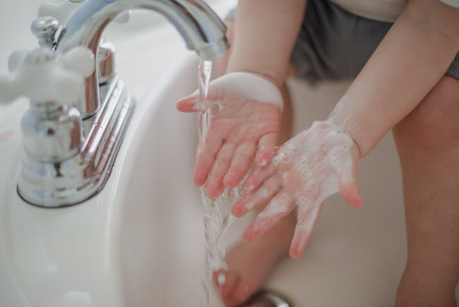 <span id="hs_cos_wrapper_name" class="hs_cos_wrapper hs_cos_wrapper_meta_field hs_cos_wrapper_type_text" style="" data-hs-cos-general-type="meta_field" data-hs-cos-type="text" >Empowering Better Hand Hygiene in Healthcare with Technology</span>